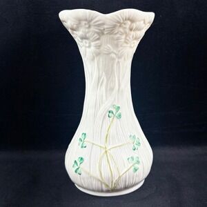 Vintage Belleek Daisy Spill Vase w/ Shamrocks Ireland 9th Blue Mark 6" 1997-1999